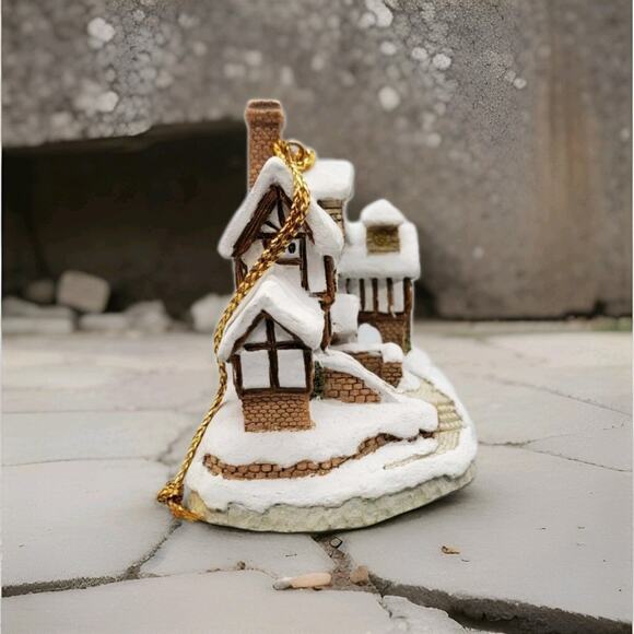 VTG David Winter Cottages Christmas Ornament "Ebenezer Scrooge's Counting House" - Picture 5 of 6